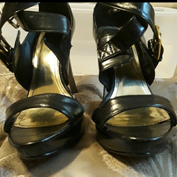 Anne Michelle Black Stilettos w Gold Side Buckle 8 1/2 - Picture 2 of 7